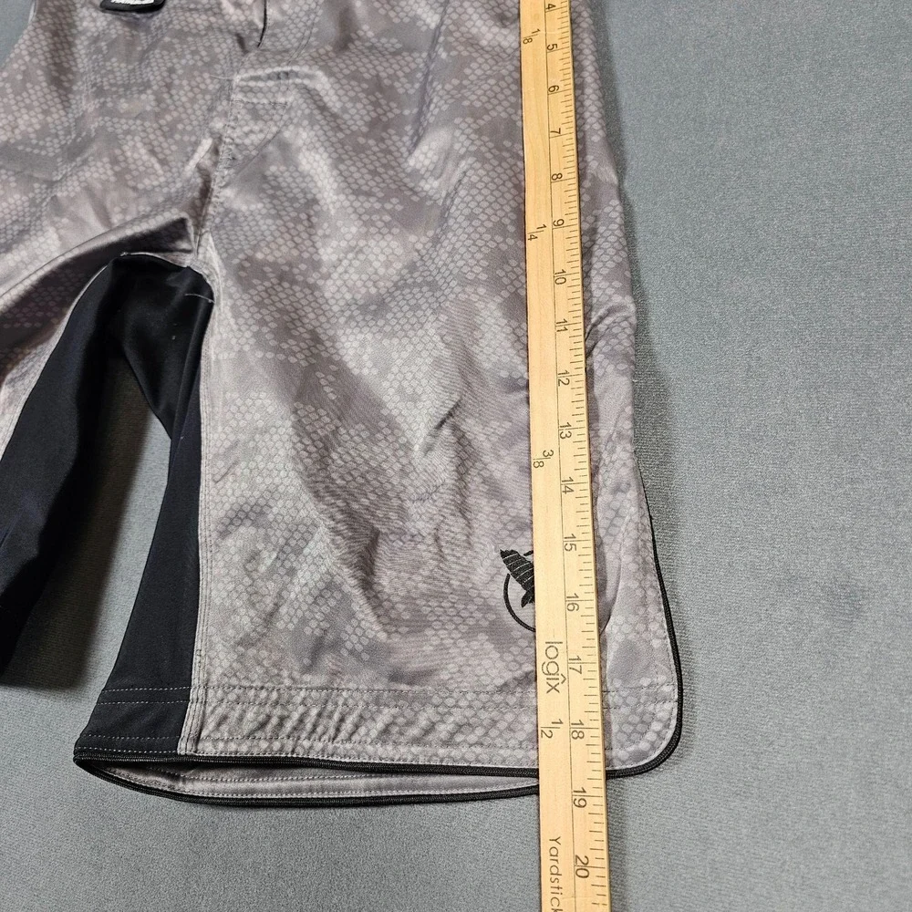 Hayabusa Shorts Mens Small Gray Geometric MMA Grappling Training Stretch Fight